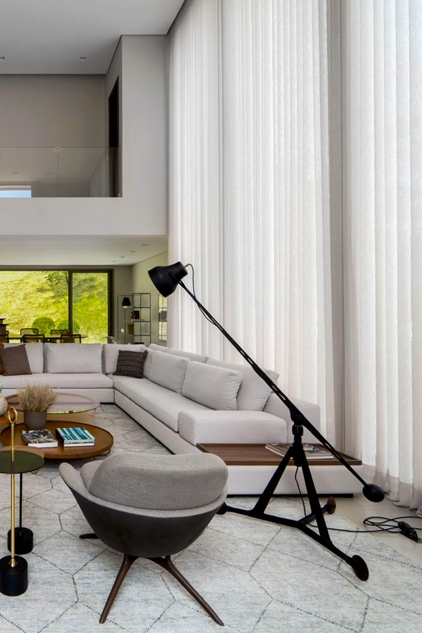 Cortina Singapura White Uniflex — higienização e manutenção Novara