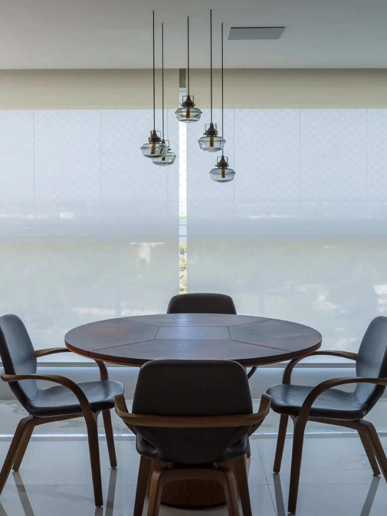 Cortina Persiana Rolô Screen Pearl Uniflex — higienização e manutenção Novara